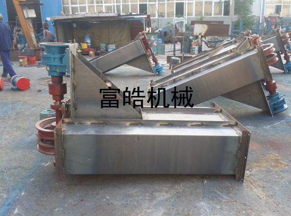 環(huán)鏈提升機適用于粉狀、顆粒狀物料
